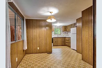22069 Erica Dr, Aurora, OR 97002 - Photo 5
