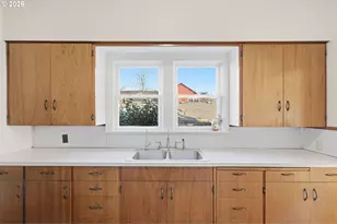 7619 SE Insley St, Portland, OR 97206 - Photo 11