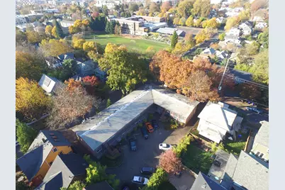 1800 SE Stark St SE, Portland, OR 97214 - Photo 3