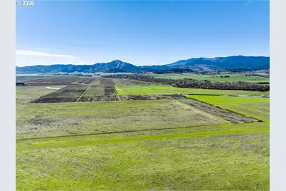 687 Hubbard Creek Rd, Umpqua, OR 97486 - Photo 11