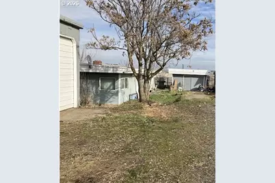 40 NE Mount Hebron Dr, Pendleton, OR 97801 - Photo 1