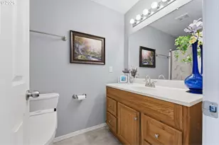 2528 N Roger Smith Dr, Newberg, OR 97132 - Photo 31