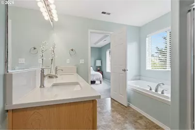 2528 N Roger Smith Dr, Newberg, OR 97132 - Photo 25