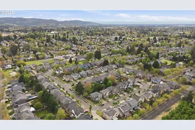 2528 N Roger Smith Dr, Newberg, OR 97132 - Photo 43