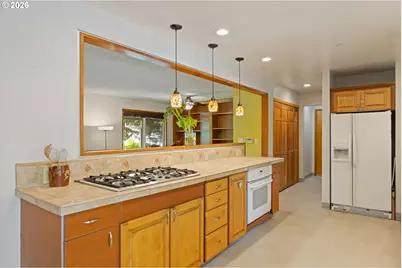 12955 SW Evergreen St, Beaverton, OR 97005 - Photo 9
