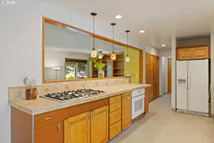 12955 SW Evergreen St, Beaverton, OR 97005 - Photo 9