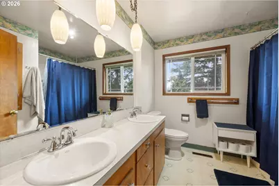 12955 SW Evergreen St, Beaverton, OR 97005 - Photo 17
