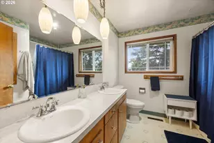 12955 SW Evergreen St, Beaverton, OR 97005 - Photo 17
