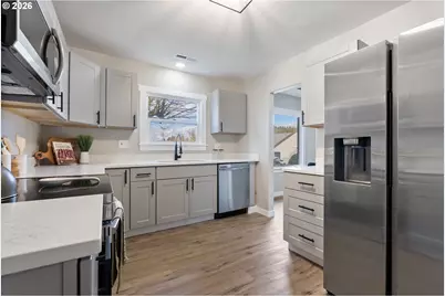 6414 SE 144th Ln, Portland, OR 97236 - Photo 9