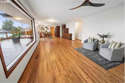 410 Pleasant Ave, Astoria, OR 97103 - Photo 9
