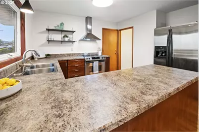410 Pleasant Ave, Astoria, OR 97103 - Photo 19
