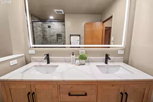 410 Pleasant Ave, Astoria, OR 97103 - Photo 23