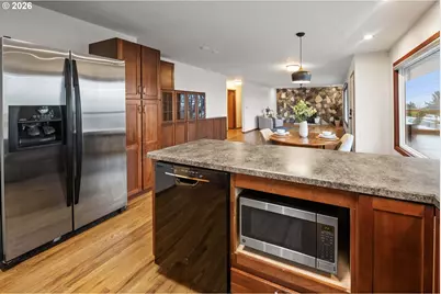 410 Pleasant Ave, Astoria, OR 97103 - Photo 17
