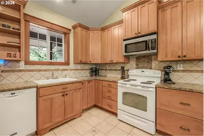 824 W Central Ave, Gates, OR 97346 - Photo 15