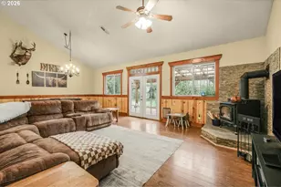 824 W Central Ave, Gates, OR 97346 - Photo 9