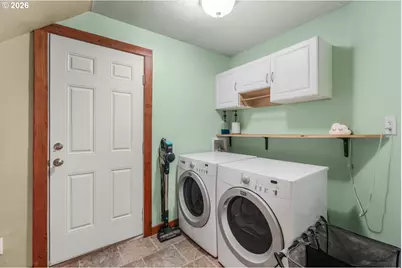 824 W Central Ave, Gates, OR 97346 - Photo 23