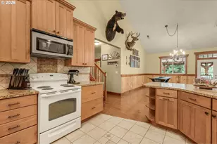 824 W Central Ave, Gates, OR 97346 - Photo 13