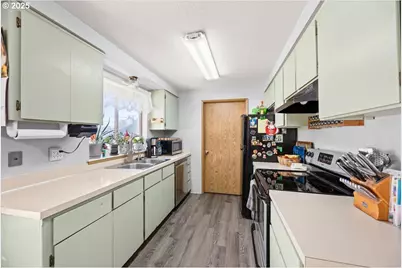 315 Columbia Loop Rd, Roseburg, OR 97471 - Photo 9