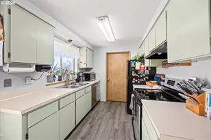 315 Columbia Loop Rd, Roseburg, OR 97471 - Photo 9