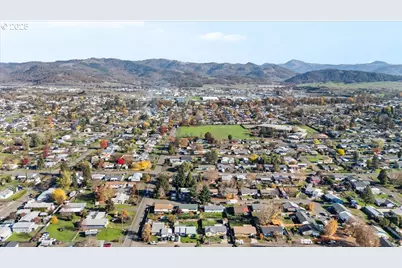 315 Columbia Loop Rd, Roseburg, OR 97471 - Photo 23