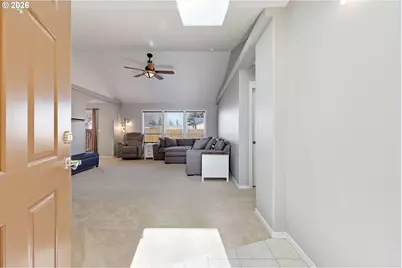 415 Maple Ct, Mount Angel, OR 97362 - Photo 7