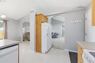 415 Maple Ct, Mount Angel, OR 97362 - Photo 15