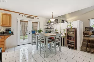 6842 Jessica Dr, Springfield, OR 97478 - Photo 11