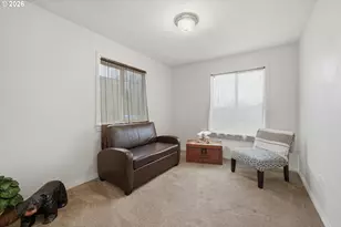 6842 Jessica Dr, Springfield, OR 97478 - Photo 17