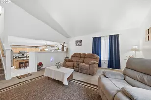 6842 Jessica Dr, Springfield, OR 97478 - Photo 5