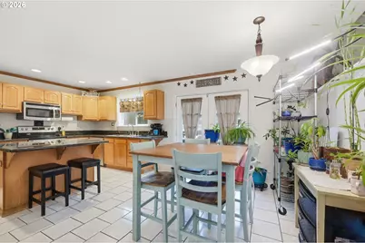 6842 Jessica Dr, Springfield, OR 97478 - Photo 7