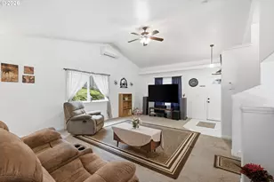 6842 Jessica Dr, Springfield, OR 97478 - Photo 7