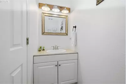 6842 Jessica Dr, Springfield, OR 97478 - Photo 13