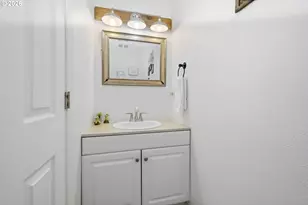 6842 Jessica Dr, Springfield, OR 97478 - Photo 13