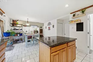 6842 Jessica Dr, Springfield, OR 97478 - Photo 11