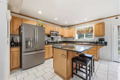 6842 Jessica Dr, Springfield, OR 97478 - Photo 7