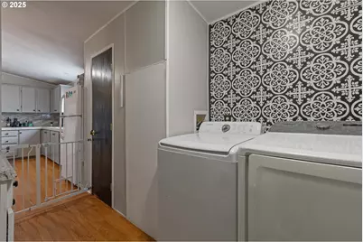 201 Heavenly Ct, Sutherlin, OR 97479 - Photo 23