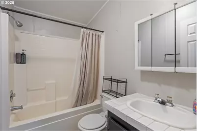 201 Heavenly Ct, Sutherlin, OR 97479 - Photo 21