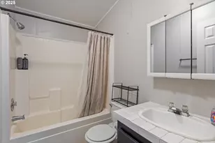 201 Heavenly Ct, Sutherlin, OR 97479 - Photo 21