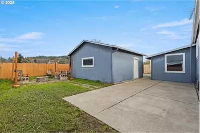 201 Heavenly Ct, Sutherlin, OR 97479 - Photo 29