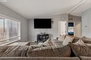 201 Heavenly Ct, Sutherlin, OR 97479 - Photo 7