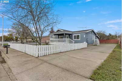 201 Heavenly Ct, Sutherlin, OR 97479 - Photo 3