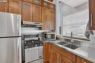 19609 NE Marine Dr, Portland, OR 97230 - Photo 9