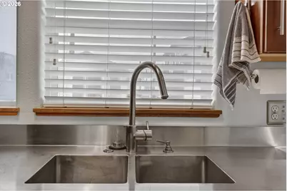 19609 NE Marine Dr #D5, Portland, OR 97230 - Photo 11