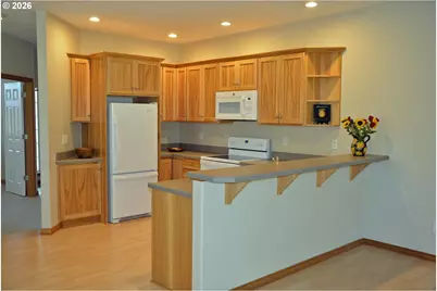 814 Henderson Rd, Hood River, OR 97031 - Photo 3