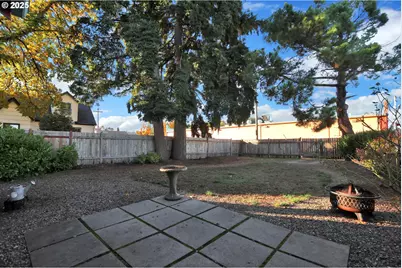 728 E Whiteaker Ave, Cottage Grove, OR 97424 - Photo 23