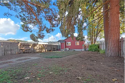 728 E Whiteaker Ave, Cottage Grove, OR 97424 - Photo 21