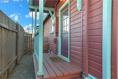 728 E Whiteaker Ave, Cottage Grove, OR 97424 - Photo 27