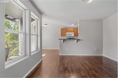 697 NE 162nd Ave #308, Portland, OR 97230 - Photo 7