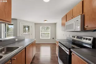 697 NE 162nd Ave, Portland, OR 97230 - Photo 17