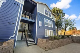 697 NE 162nd Ave, Portland, OR 97230 - Photo 3
